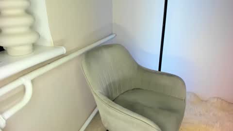 Leila Libertas online show from February 2025 10:06:02 PM