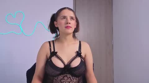 Laura online show from June 2026 10:21:02 PM