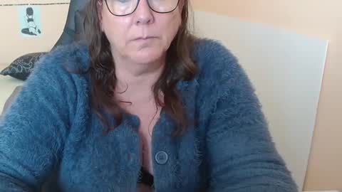 laureanne online show from December 2024 01:42:02 PM