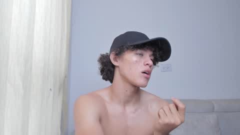 Laureent online show from December 2024 05:44:02 PM