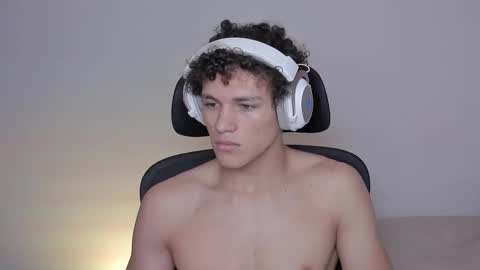 Laureent online show from October 2025 08:58:02 AM