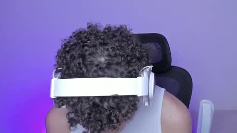 Laureent online show from October 2025 05:02:02 PM