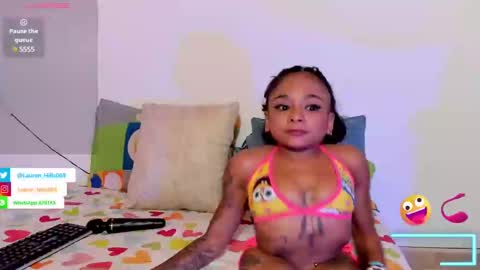 Snapshot of lauren_hills7069 chatting on February 2025 12:41:01 AM Lauren online show from February 2025 12:41:01 AM