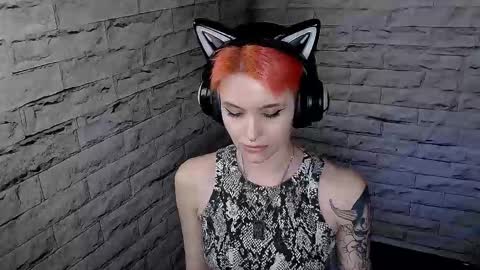 Snapshot of lauren_raquel chatting on April 2026 06:21:02 PM Eva online show from April 2026 06:21:02 PM