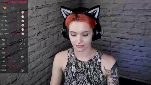 Snapshot of lauren_raquel chatting on May 2026 08:06:02 PM Eva online show from May 2026 08:06:02 PM