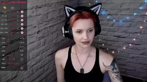 Snapshot of lauren_raquel chatting on May 2026 06:04:02 PM Eva online show from May 2026 06:04:02 PM