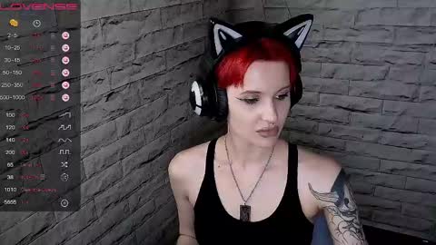 Snapshot of lauren_raquel chatting on June 2026 06:36:02 PM Eva online show from June 2026 06:36:02 PM