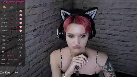 Snapshot of lauren_raquel chatting on June 2026 07:03:02 PM Eva online show from June 2026 07:03:02 PM