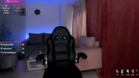 Snapshot of laurengill_ chatting on December 2024 10:41:01 PM Lauren online show from December 2024 10:41:01 PM