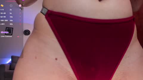 Snapshot of laurengill_ chatting on December 2024 06:18:02 PM Lauren online show from December 2024 06:18:02 PM