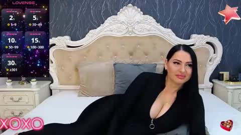 Snapshot of laurenjenssen chatting on December 2024 08:38:02 AM Laura online show from December 2024 08:38:02 AM