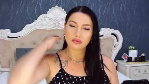Laura online show from July 2026 02:01:02 PM