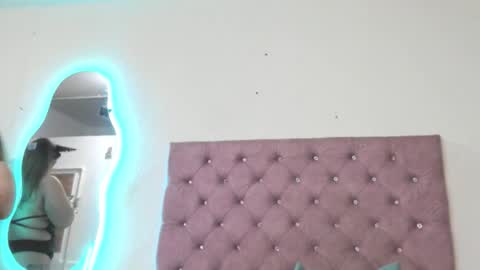 Snapshot of laurenlaine99 chatting on October 2025 10:49:02 AM laurenlaine online show from October 2025 10:49:02 AM