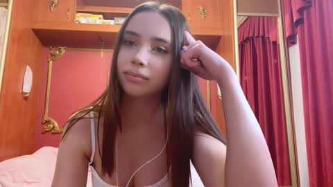 Laura online show from December 2025 02:48:01 PM