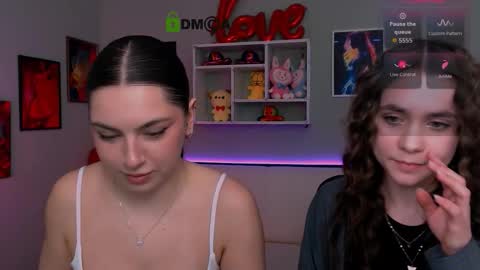 Snapshot of laurenmurrr chatting on February 2026 11:10:01 AM Laure online show from February 2026 11:10:01 AM