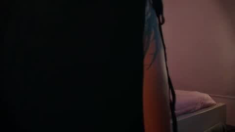 Lauren Saenz online show from March 2026 12:00:01 PM