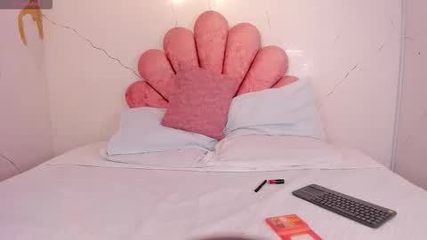 Lauren  online show from February 2026 09:57:02 PM