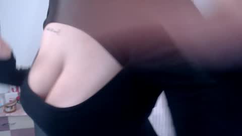 Snapshot of laurensweety_ chatting on December 2024 08:39:01 PM Laura online show from December 2024 08:39:01 PM