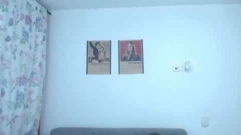 Snapshot of laurensweety_ chatting on January 2025 01:04:01 AM Laura online show from January 2025 01:04:01 AM