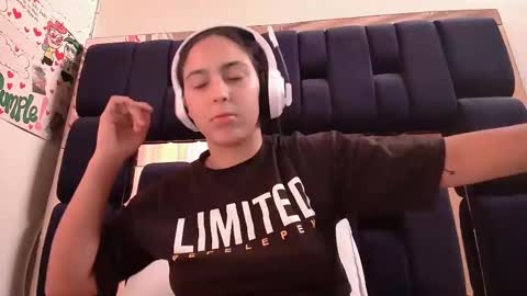 Snapshot of laurent0502 chatting on December 2024 10:09:02 PM Laurent online show from December 2024 10:09:02 PM