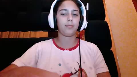 Snapshot of laurent0502 chatting on January 2025 08:09:02 AM Laurent online show from January 2025 08:09:02 AM