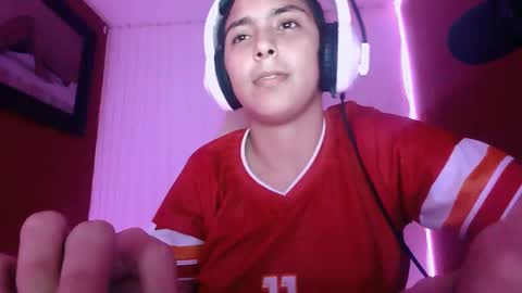 Snapshot of laurent0502 chatting on February 2025 05:02:01 AM Laurent online show from February 2025 05:02:01 AM