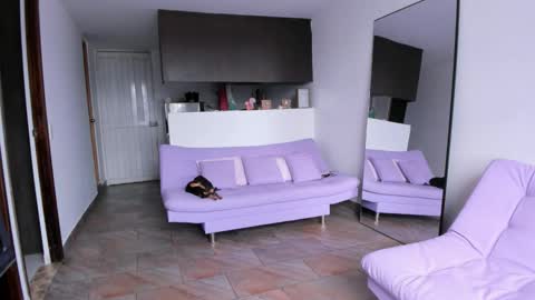 Lucie  online show from September 2025 08:10:02 PM