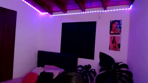 marcela online show from December 2025 01:10:02 AM