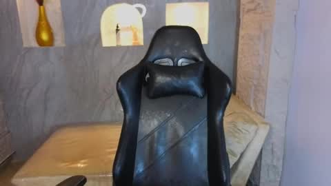 Laurita  online show from February 2026 06:51:01 AM