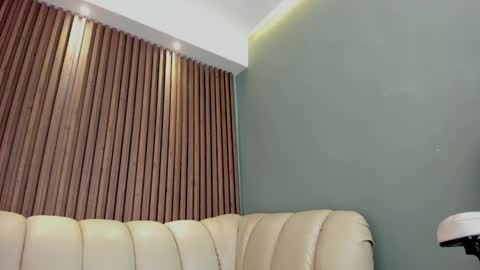 Lau Roberts online show from February 2025 07:01:02 AM