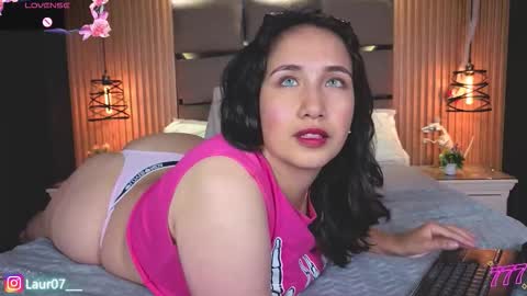 Lau Roberts online show from February 2026 07:45:02 PM