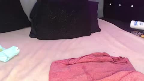 Snapshot of laurynwolf_ chatting on December 2024 10:36:02 PM tania online show from December 2024 10:36:02 PM