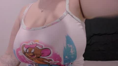 Snapshot of lauu_g chatting on November 2025 10:15:02 AM Lauu G online show from November 2025 10:15:02 AM