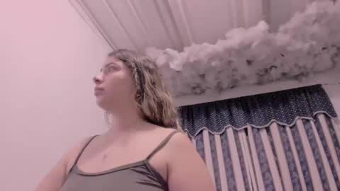 Snapshot of lauu_g chatting on November 2025 09:42:02 AM Lauu G online show from November 2025 09:42:02 AM