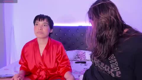 Lau  Sofi  online show from November 2025 06:54:01 PM