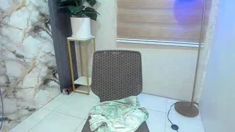 Snapshot of lavanderfields chatting on September 2025 04:50:01 AM Lavad online show from September 2025 04:50:01 AM