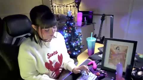 Lavenderrzz online show from December 2025 12:56:01 PM