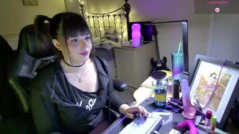 Snapshot of lavenderrzz19 chatting on February 2026 02:20:02 PM Lavenderrzz online show from February 2026 02:20:02 PM