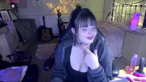 Snapshot of lavenderrzz19 chatting on February 2026 08:54:01 PM Lavenderrzz online show from February 2026 08:54:01 PM