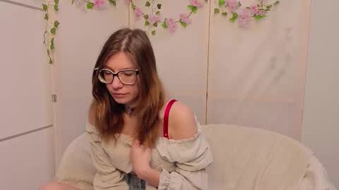 Snapshot of laveniadevoss chatting on December 2025 06:33:02 AM Gloria online show from December 2025 06:33:02 AM