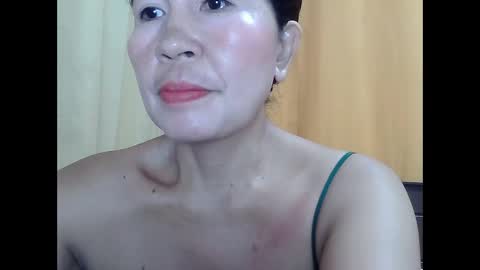 lavine1983 online show from April 2026 11:53:02 PM