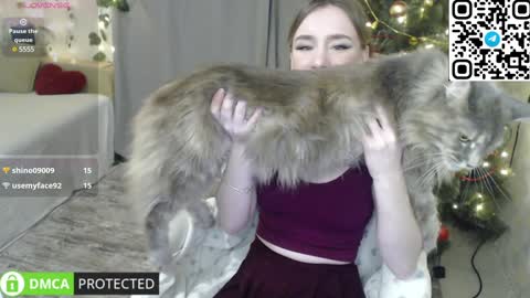 Snapshot of lavinell chatting on December 2024 10:21:01 PM Mia online show from December 2024 10:21:01 PM