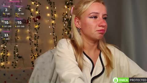 Snapshot of lavinell chatting on October 2025 09:26:02 PM Mia online show from October 2025 09:26:02 PM