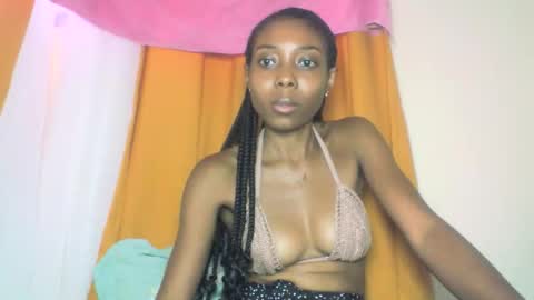 layannek online show from November 2025 08:41:01 AM