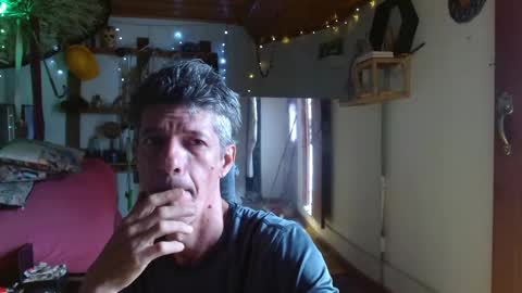 Snapshot of laye19 chatting on December 2024 03:24:02 PM Laye19 online show from December 2024 03:24:02 PM