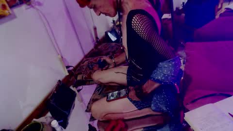 Snapshot of laye19 chatting on January 2025 10:52:02 PM Laye19 online show from January 2025 10:52:02 PM