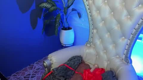 Layla online show from October 2025 12:55:02 AM