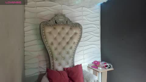 Layla online show from March 2026 08:04:02 PM