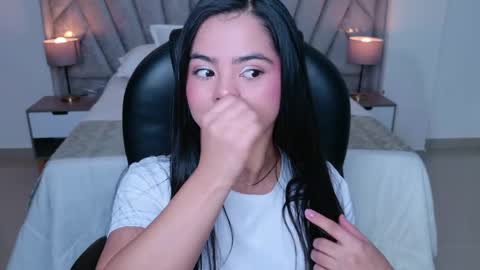 Layla Breezee online show from June 2026 11:44:02 AM