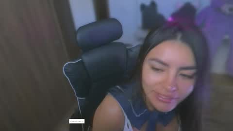 Snapshot of layla_nicols chatting on May 2026 12:23:01 PM Layla online show from May 2026 12:23:01 PM